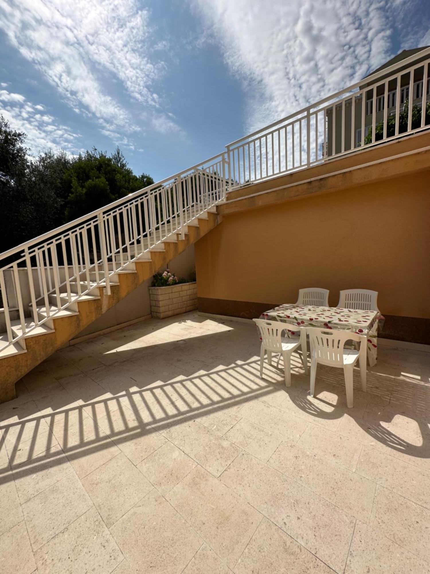 Apartments Villa Eva Slano Luaran gambar